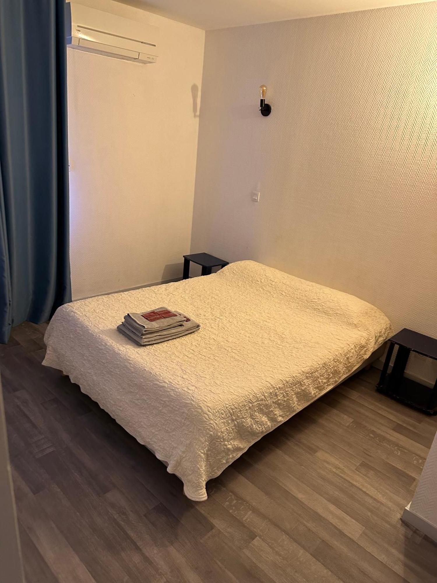 Hotel Restaurant La Ceinture Vauvert Zewnętrze zdjęcie